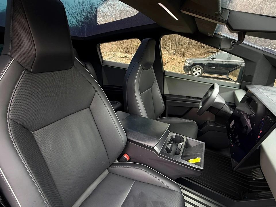 2024 Tesla Cybertruck - Image 15 of 21