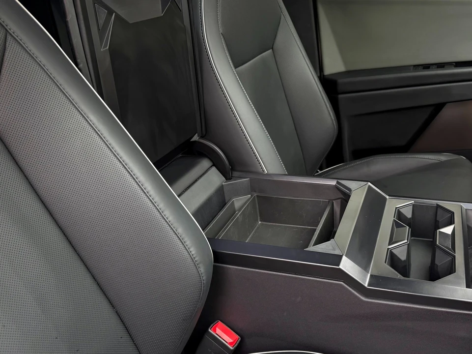 2024 Tesla Cybertruck - Image 17 of 21
