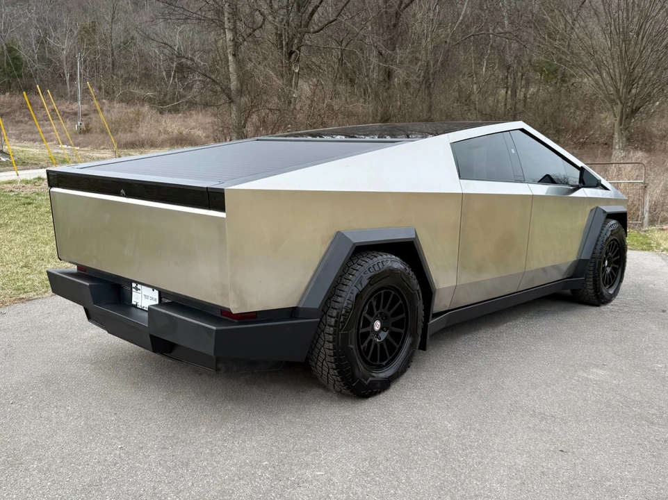 2024 Tesla Cybertruck - Image 3 of 21
