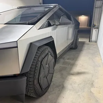 2024 Tesla Cybertruck Cyberbeast