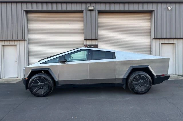 2024 Tesla Cybertruck - Image 3 of 14