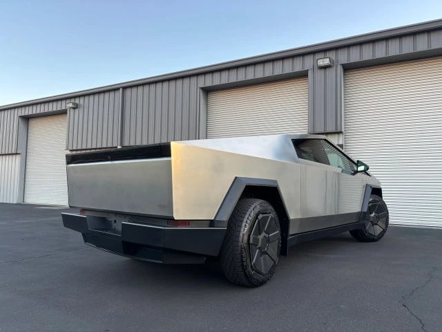 2024 Tesla Cybertruck - Image 8 of 14
