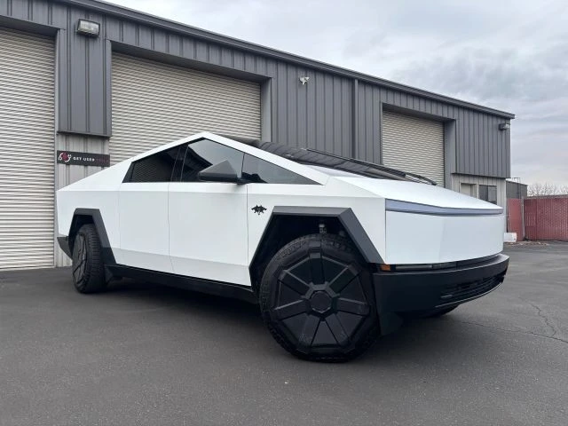 2024 Tesla Cybertruck - Image 2 of 14