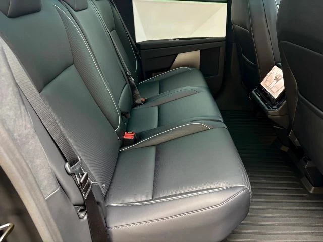 2024 Tesla Cybertruck - Image 15 of 15