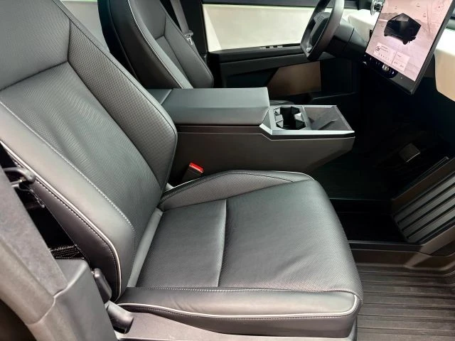 2024 Tesla Cybertruck - Image 13 of 15