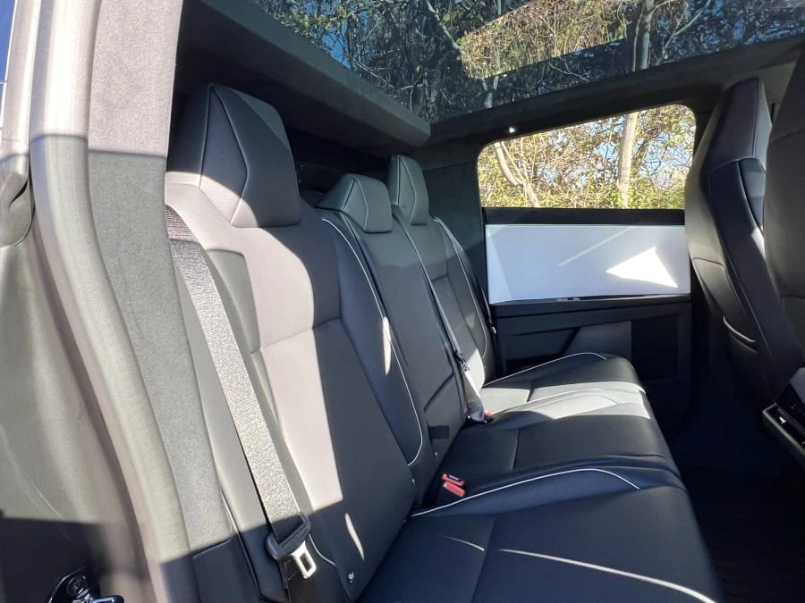2024 Tesla Cybertruck - Image 28 of 31