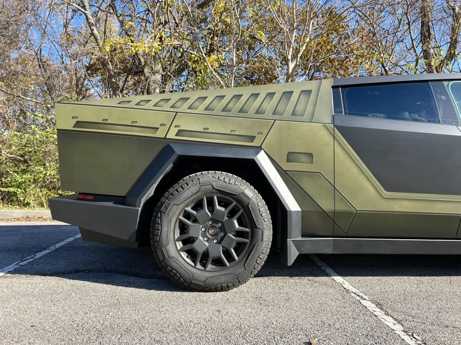 2024 Tesla Cybertruck - Image 15 of 31