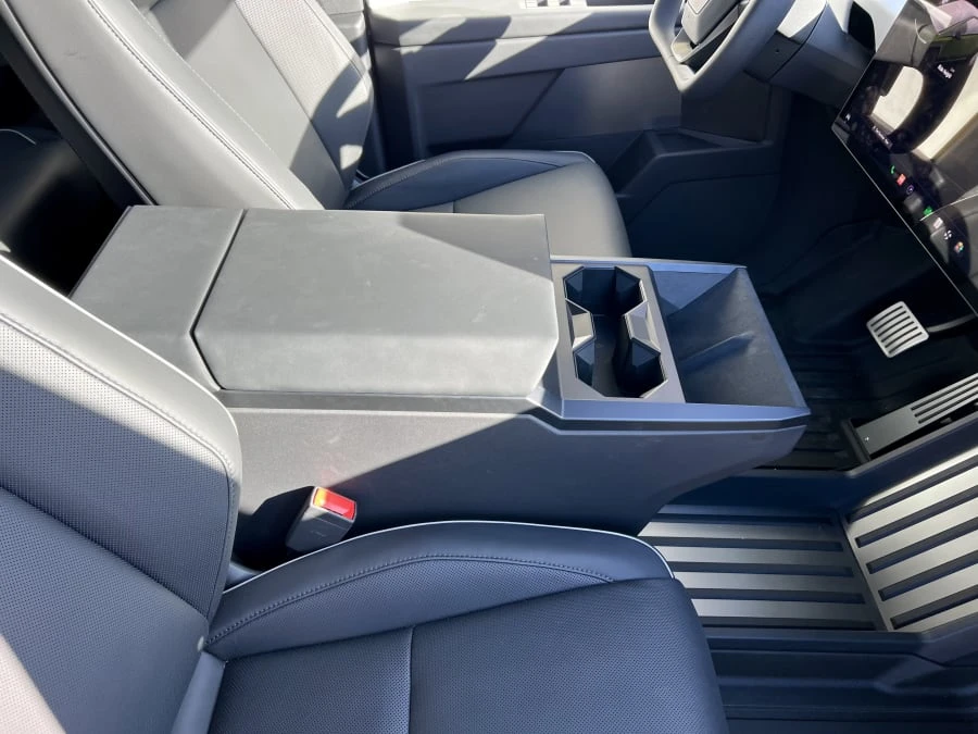 2024 Tesla Cybertruck - Image 25 of 31