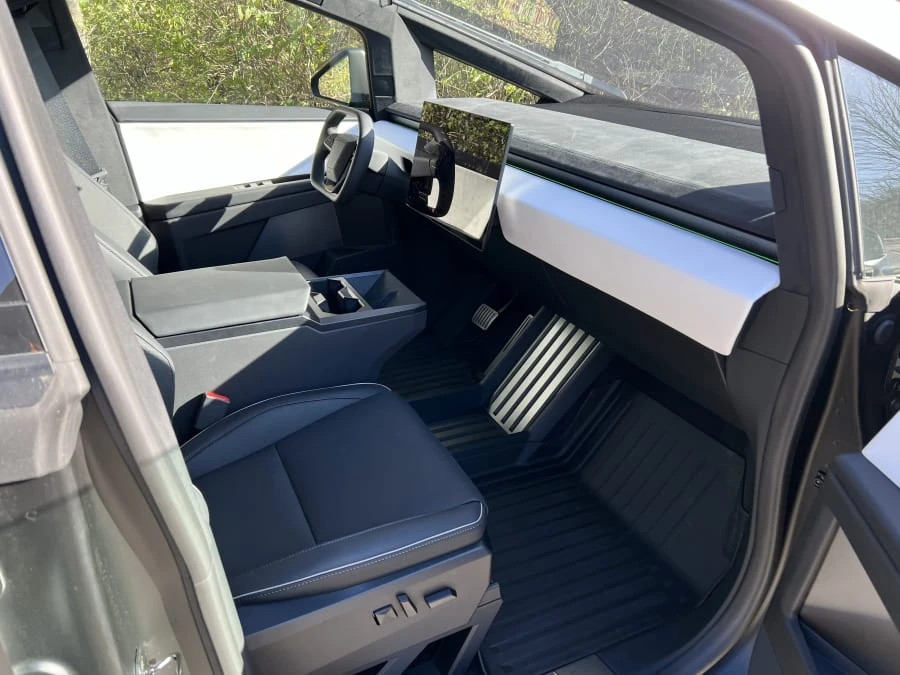 2024 Tesla Cybertruck - Image 24 of 31