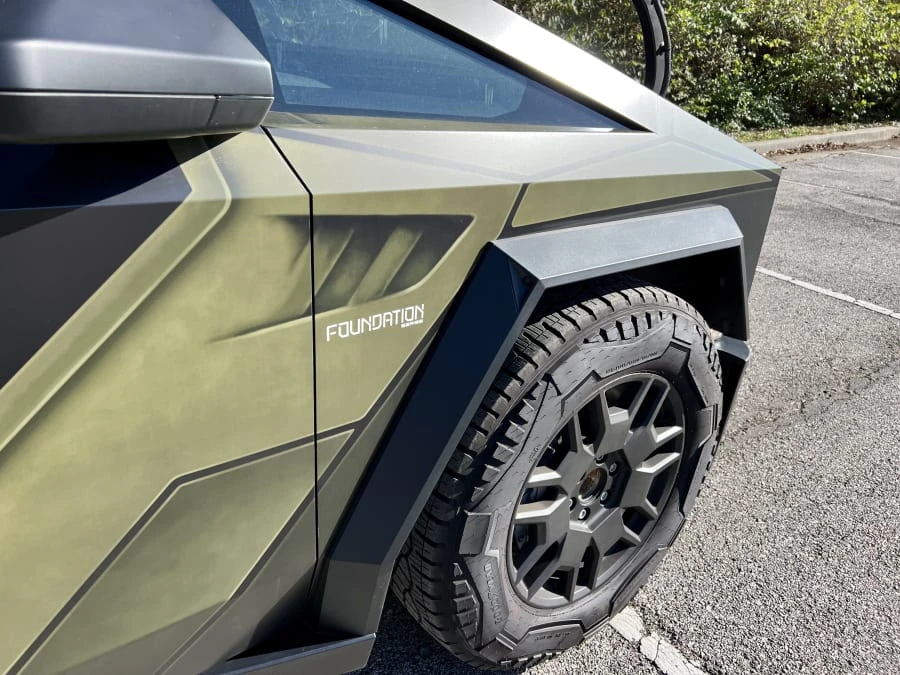 2024 Tesla Cybertruck - Image 12 of 31