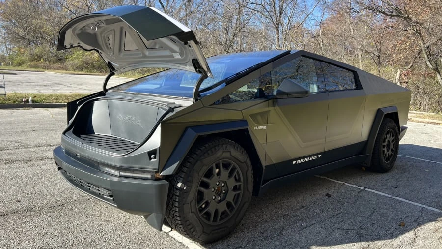 2024 Tesla Cybertruck - Image 9 of 31