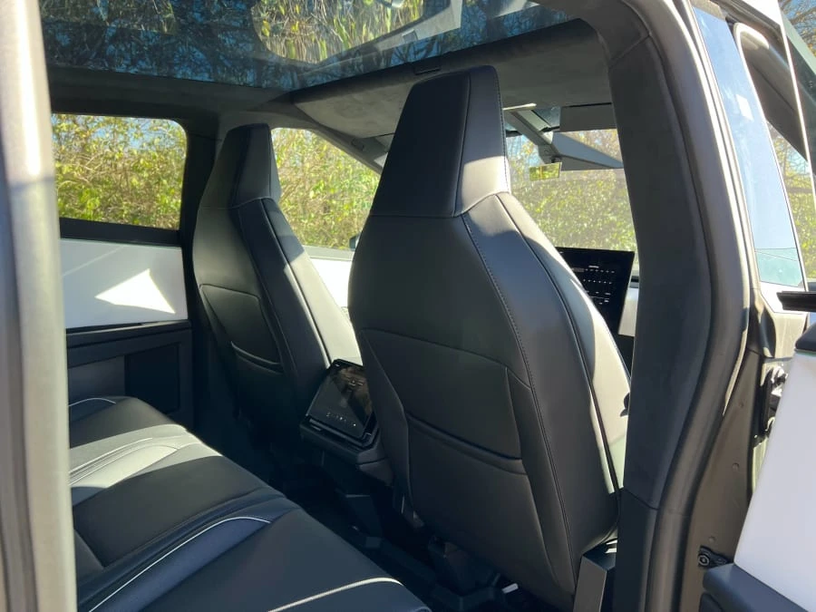 2024 Tesla Cybertruck - Image 29 of 31