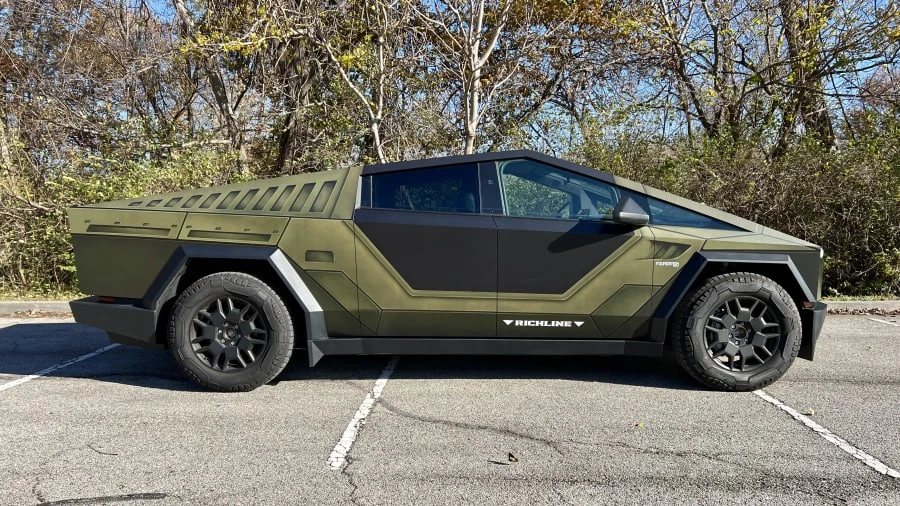 2024 Tesla Cybertruck - Image 10 of 31