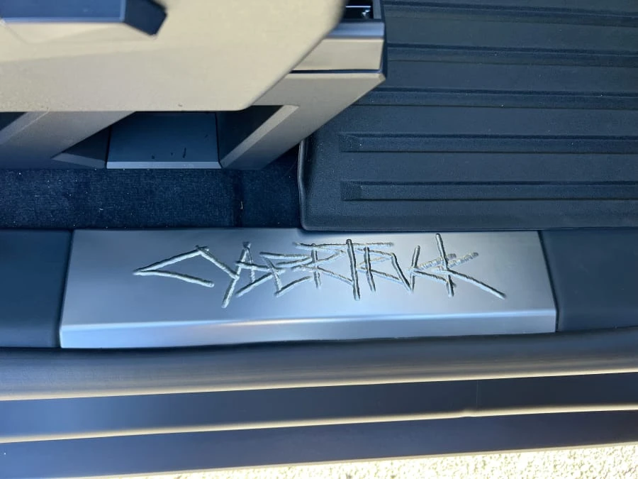 2024 Tesla Cybertruck - Image 27 of 31