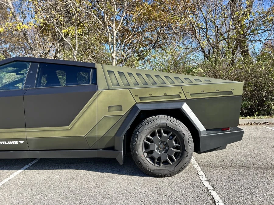 2024 Tesla Cybertruck - Image 18 of 31