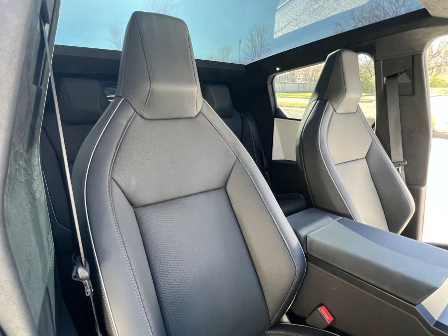 2024 Tesla Cybertruck - Image 22 of 31