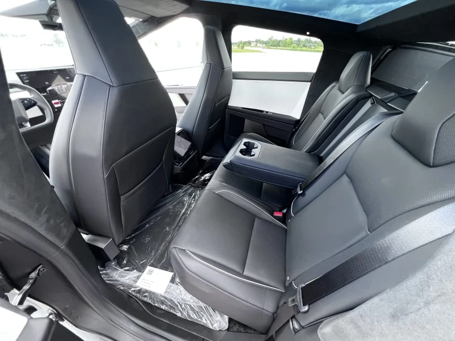 2024 Tesla Cybertruck - Image 25 of 31