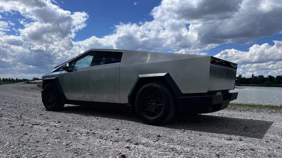 2024 Tesla Cybertruck - Image 10 of 31
