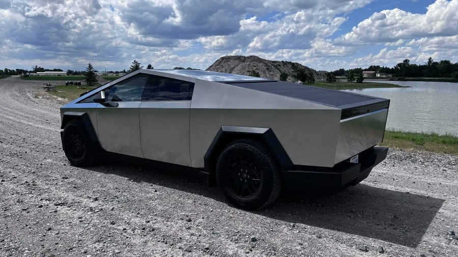 2024 Tesla Cybertruck - Image 14 of 31