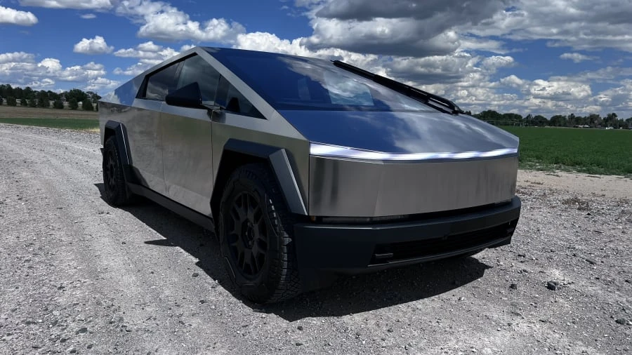 2024 Tesla Cybertruck - Image 12 of 31