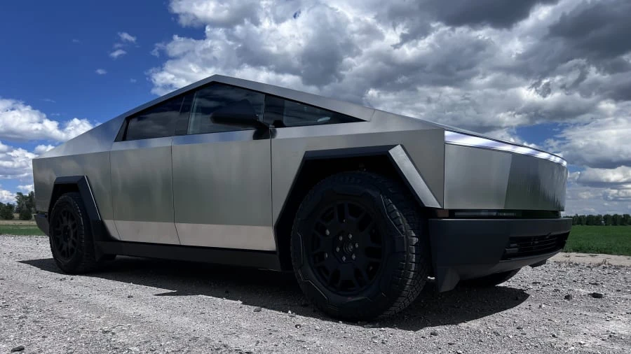 2024 Tesla Cybertruck - Image 9 of 31