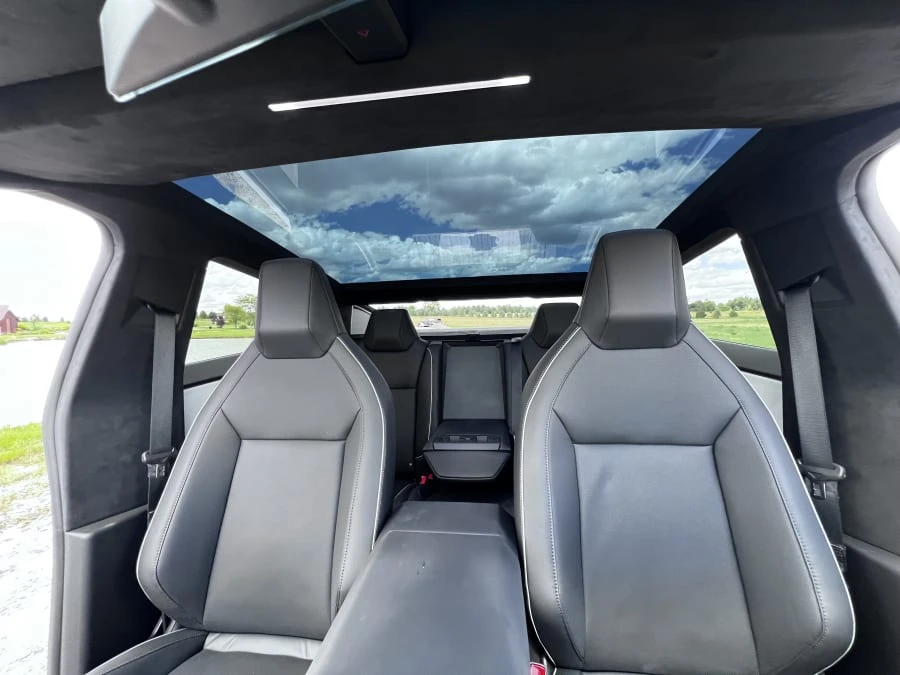 2024 Tesla Cybertruck - Image 28 of 31