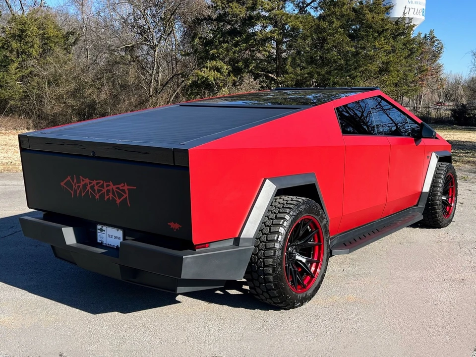 2024 Tesla Cybertruck - Image 3 of 12