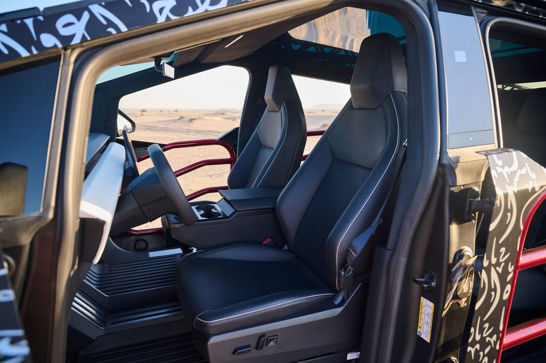 2024 Tesla Cybertruck - Image 5 of 8