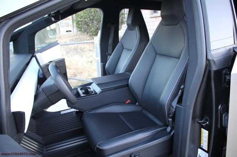 2024 Tesla Cybertruck - Image 2 of 21