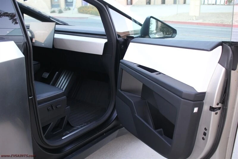 2024 Tesla Cybertruck - Image 14 of 21