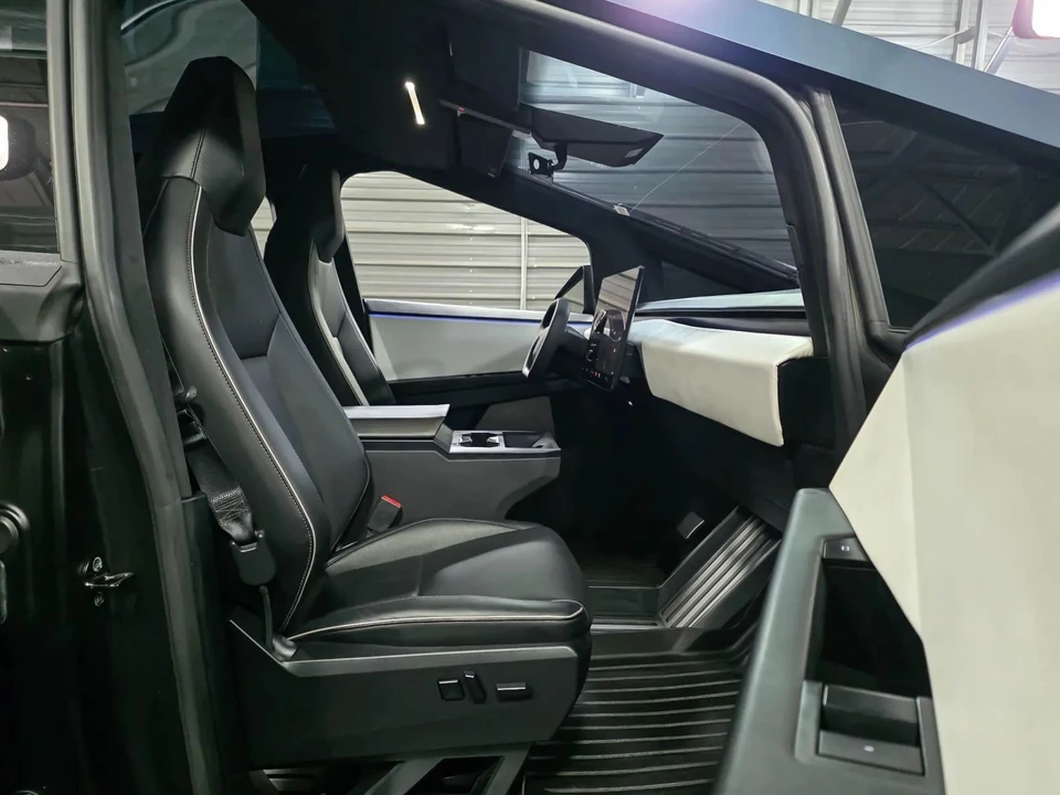 2024 Tesla Cybertruck - Image 19 of 21