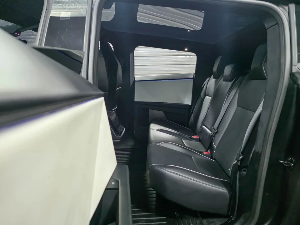 2024 Tesla Cybertruck - Image 20 of 21