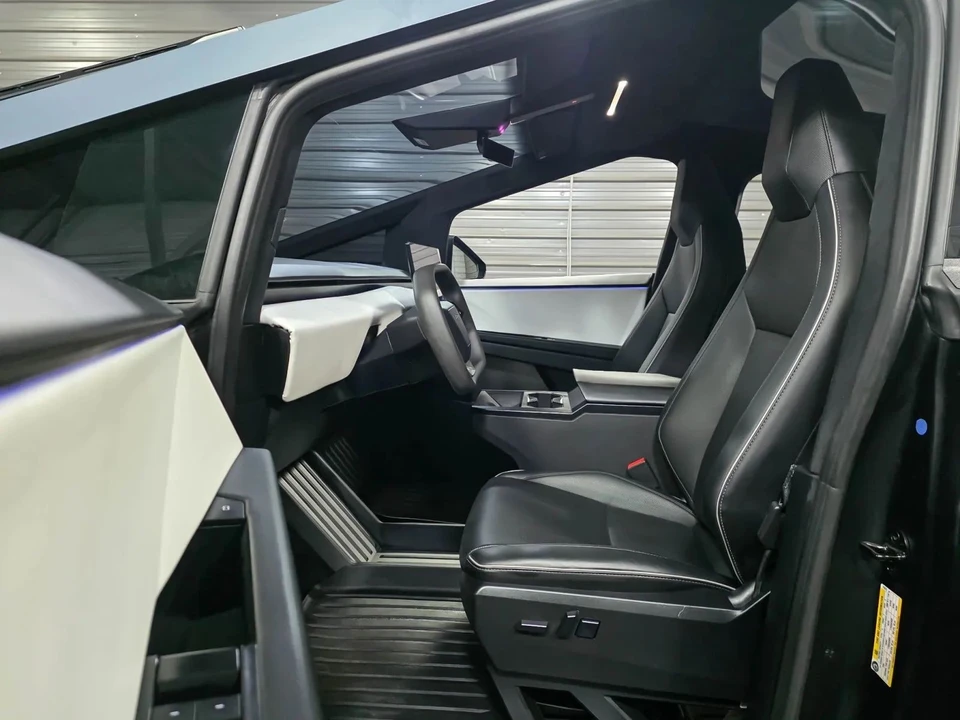 2024 Tesla Cybertruck - Image 18 of 21