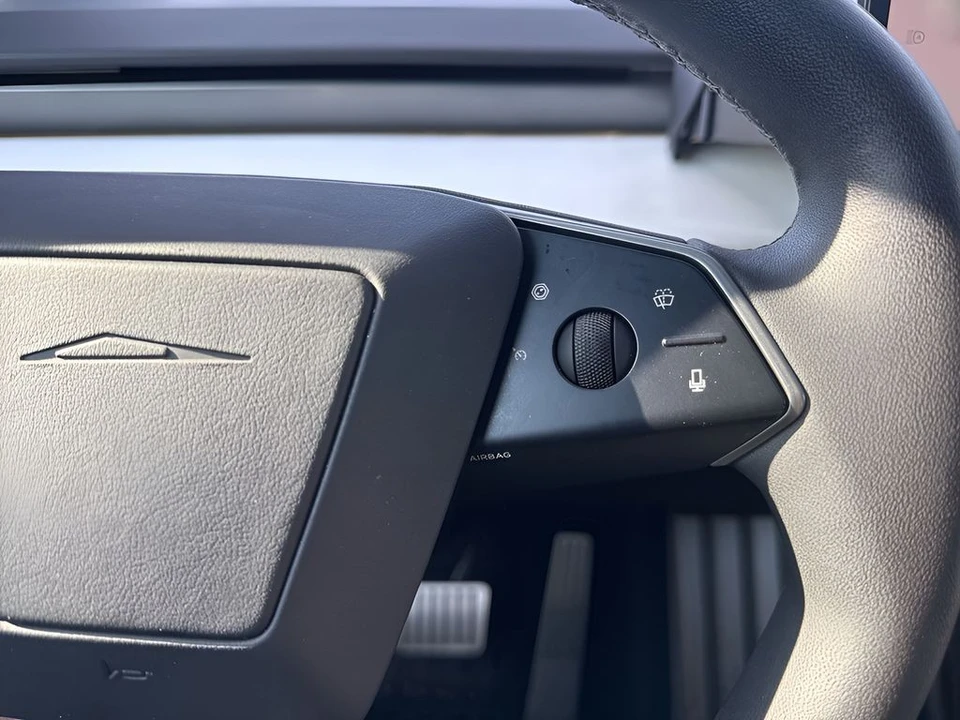 2024 Tesla Cybertruck - Image 17 of 21