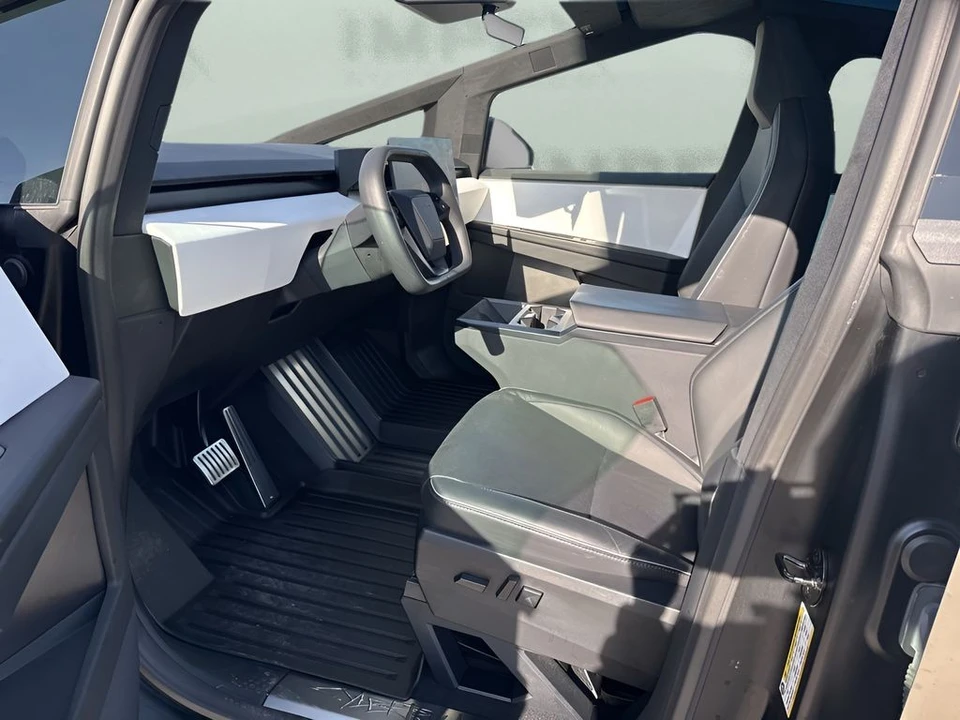 2024 Tesla Cybertruck - Image 9 of 12