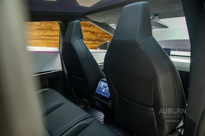 2024 Tesla Cybertruck - Image 14 of 21
