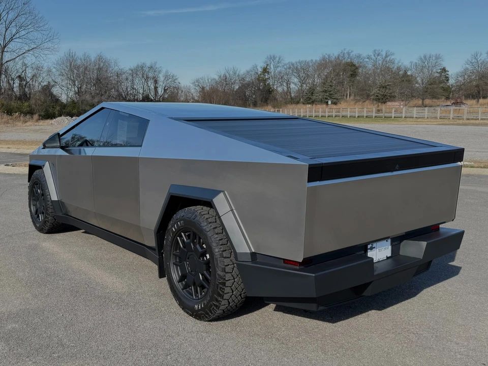 2024 Tesla Cybertruck - Image 4 of 12