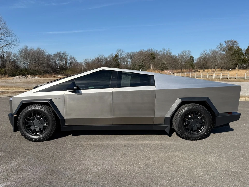 2024 Tesla Cybertruck - Image 8 of 12
