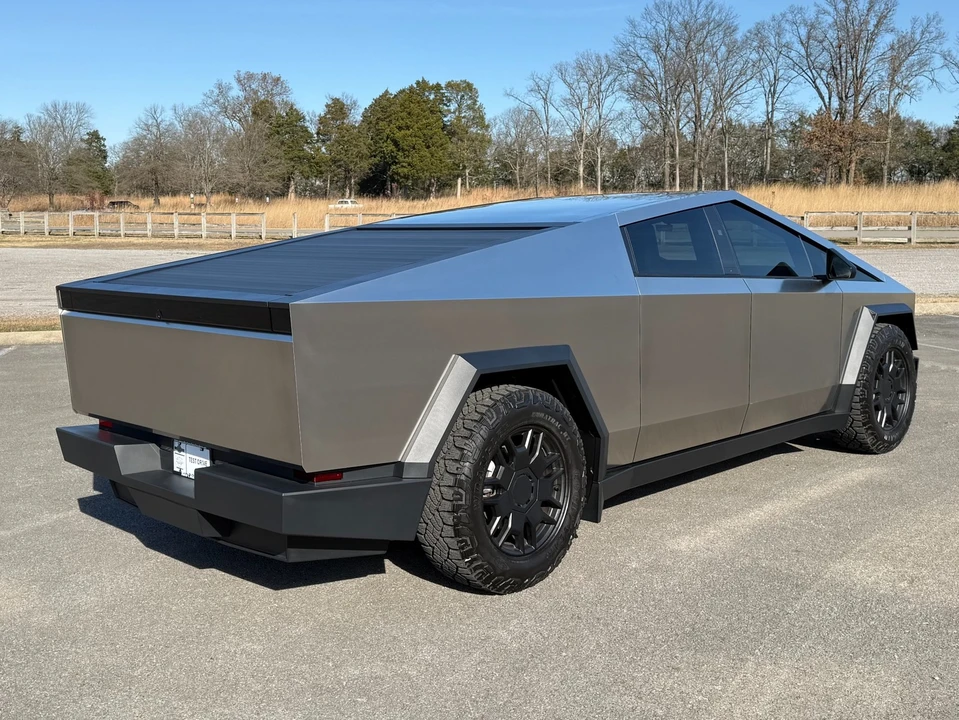 2024 Tesla Cybertruck - Image 3 of 12