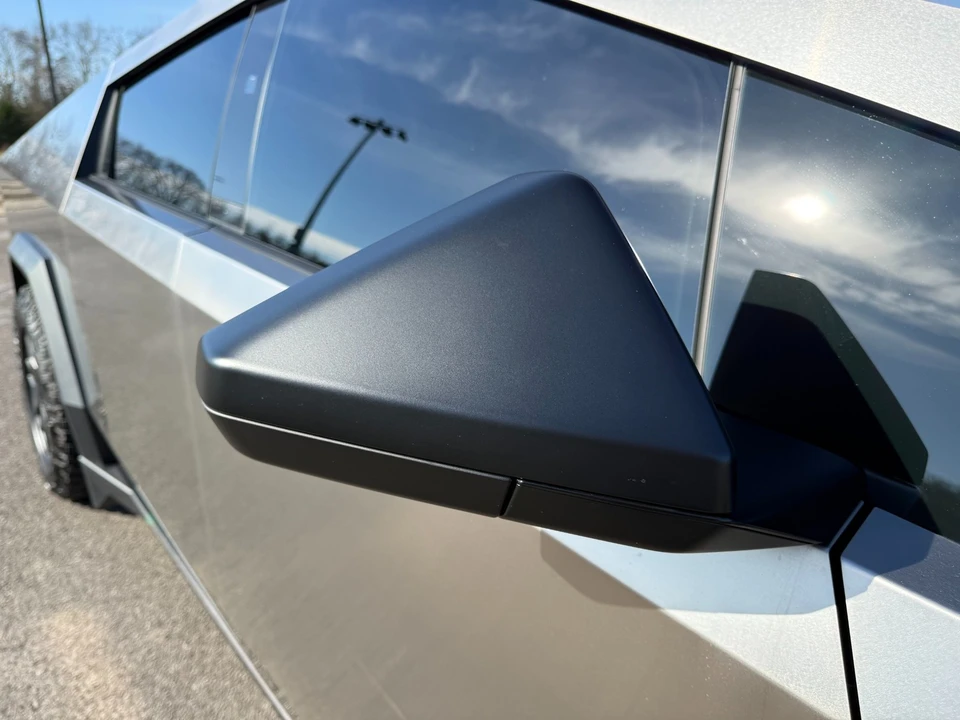 2024 Tesla Cybertruck - Image 10 of 12