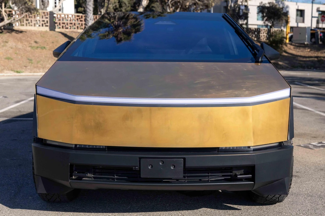 2024 Tesla Cybertruck - Image 2 of 31