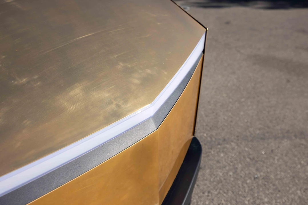 2024 Tesla Cybertruck - Image 18 of 31