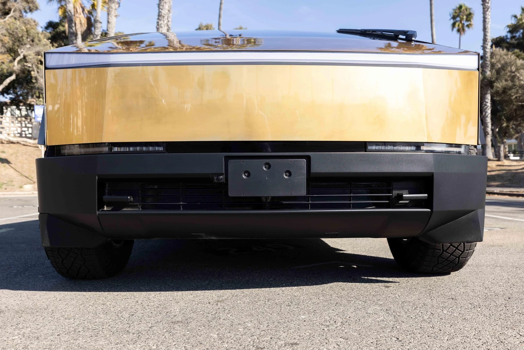 2024 Tesla Cybertruck - Image 17 of 31