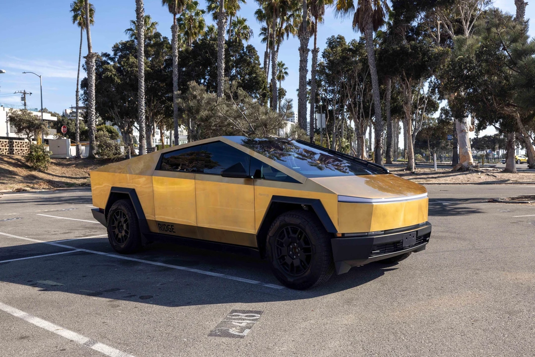 2024 Tesla Cybertruck - Image 14 of 31