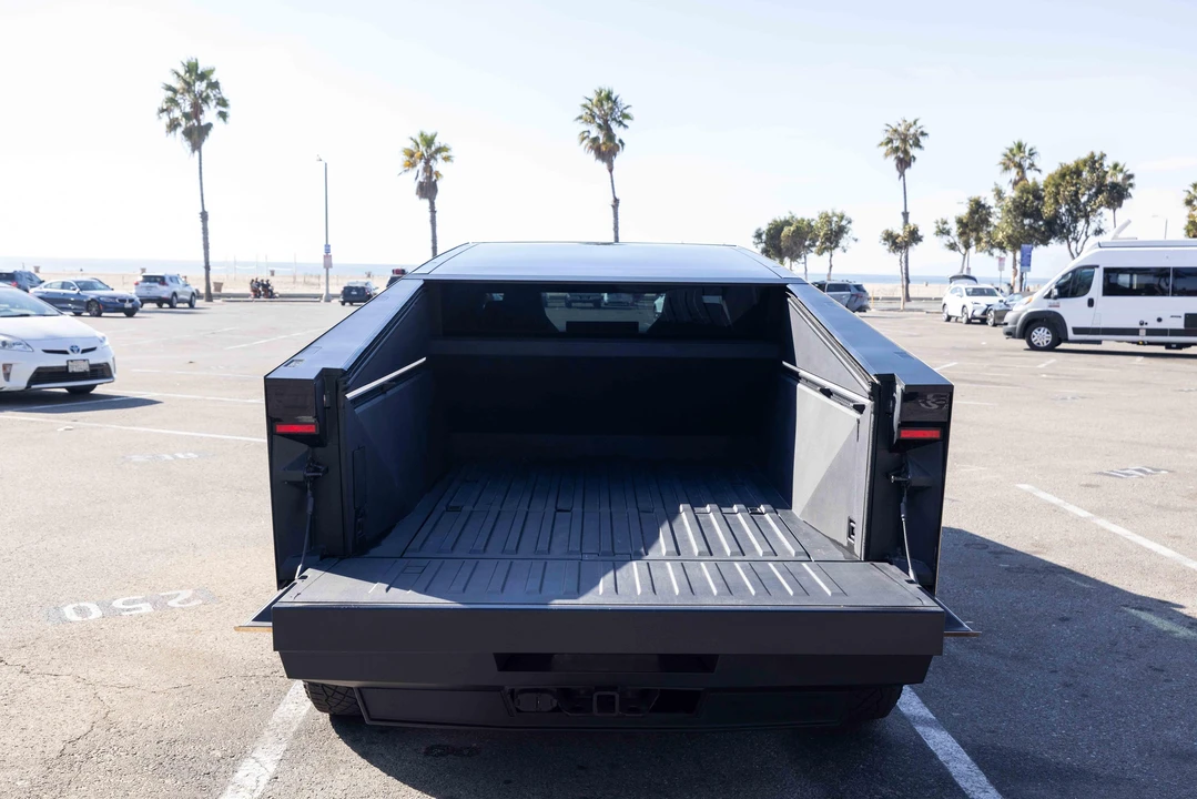 2024 Tesla Cybertruck - Image 31 of 31