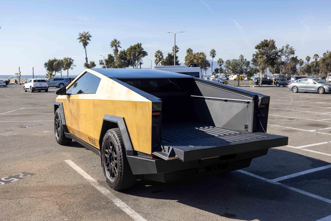 2024 Tesla Cybertruck - Image 30 of 31
