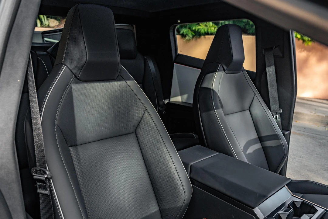 2024 Tesla Cybertruck - Image 25 of 31