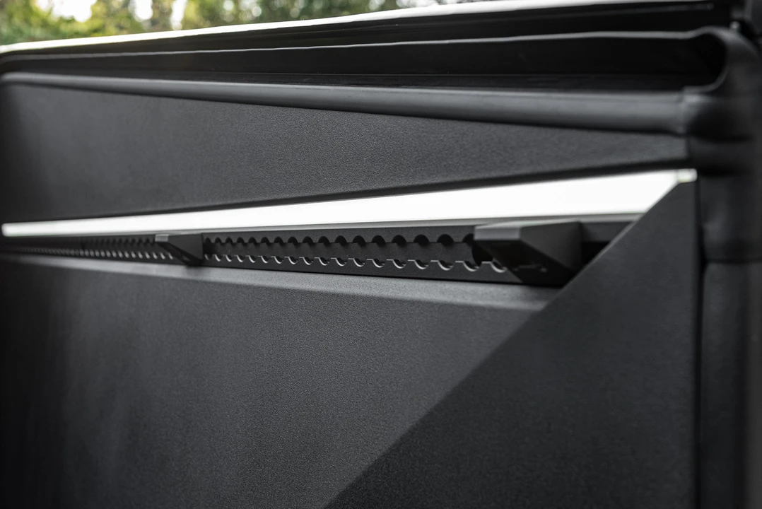2024 Tesla Cybertruck - Image 18 of 31