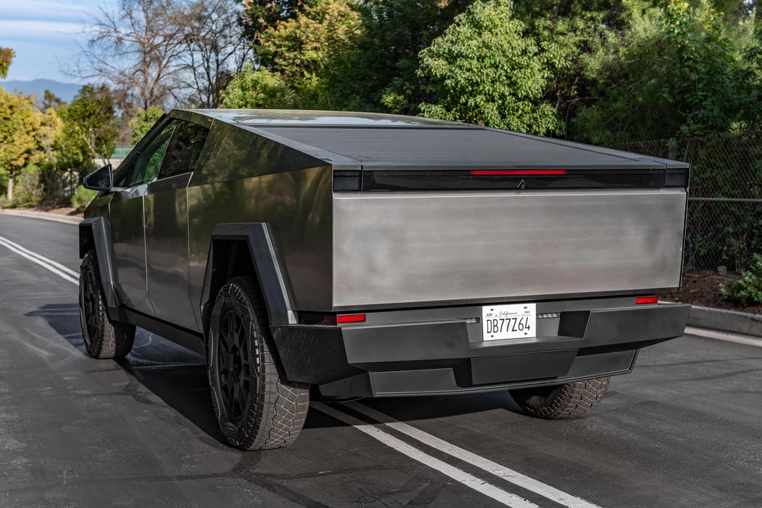 2024 Tesla Cybertruck - Image 9 of 31