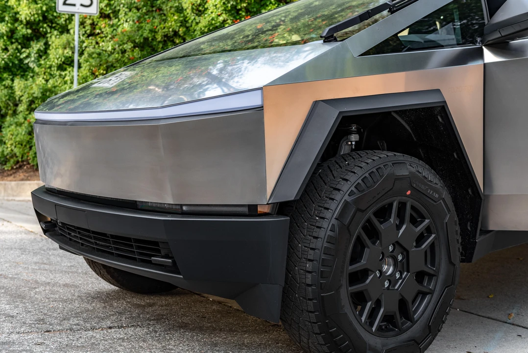 2024 Tesla Cybertruck - Image 11 of 31